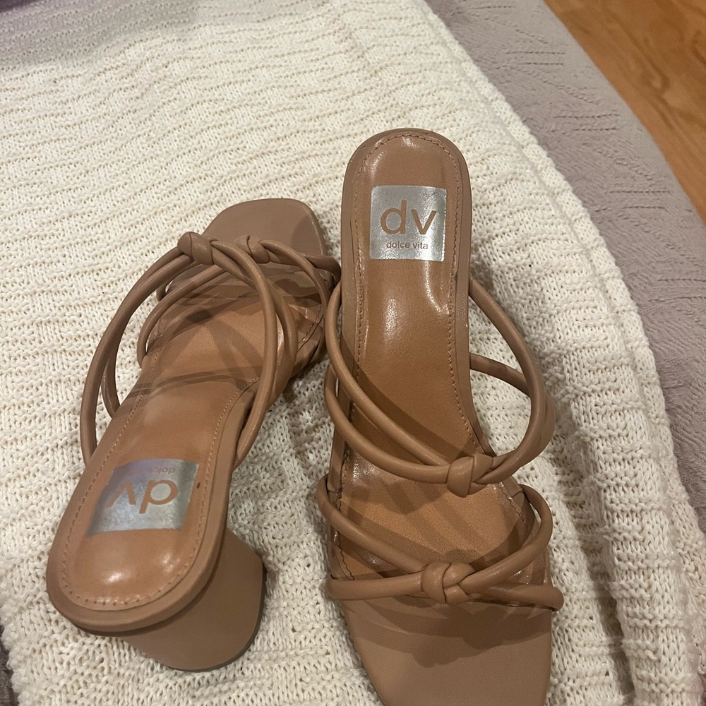 DV by Dolce Vita Women's Tan Strappy Sandals